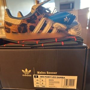 BRAND NEW / NEVER WORN - wales Bonner x adidas size 39